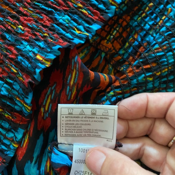 Ariat long sleeved women’s shirt. Size large - Picture 7 of 7